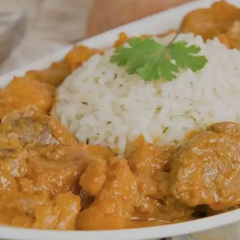 Poulet au Curry : Un Voyage Culinaire Authentique